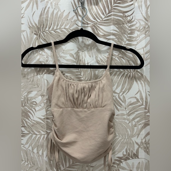 Princess Polly Tops - Princess Polly spaghetti strap crop top